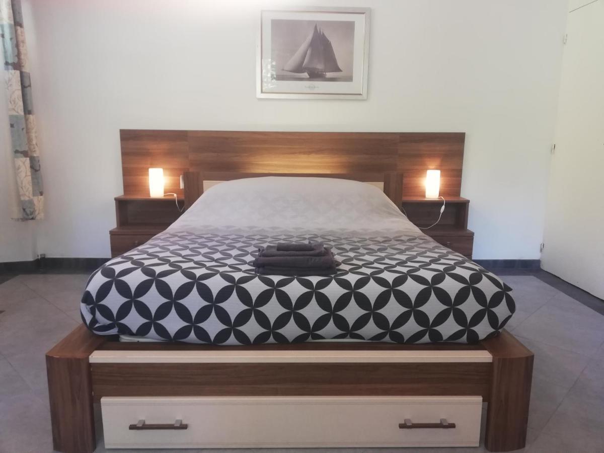 Chambre D'Hotes De La Roche Tremblante Юэльгоа Экстерьер фото